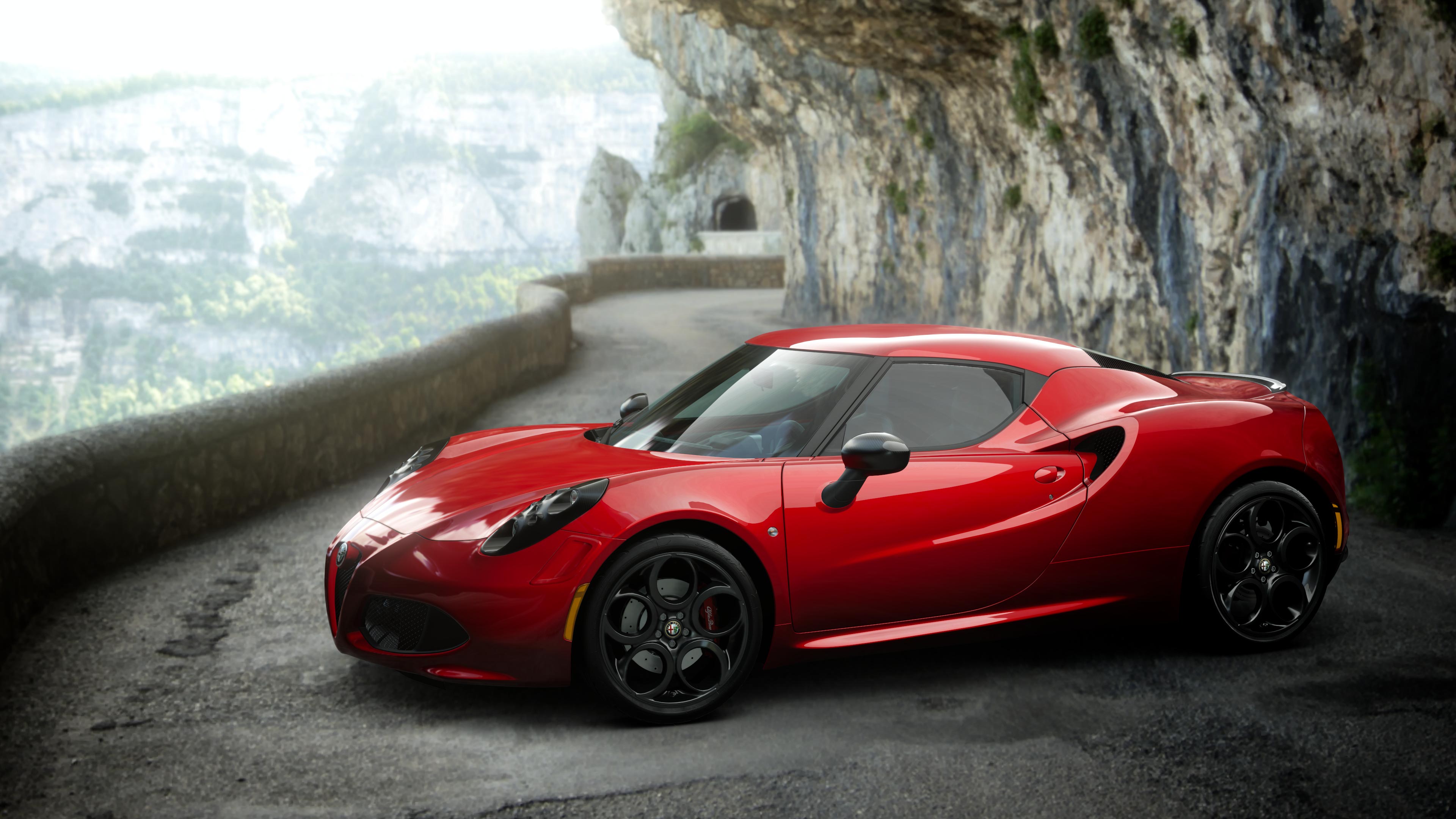 Alfa Romeo 4C Launch Edition '14 - Photo 1
