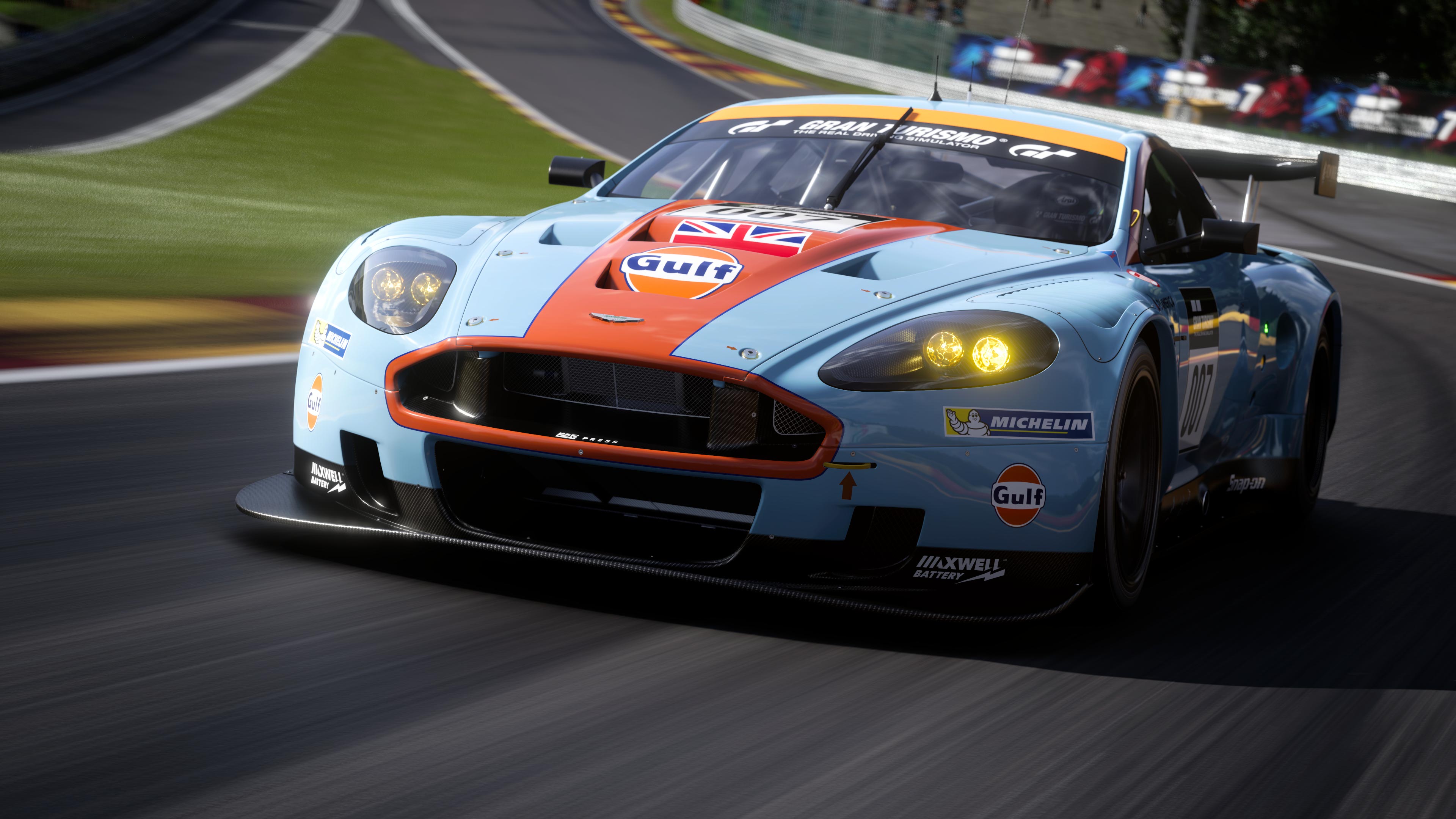 Aston Martin DBR9 GT1 '10 - Photo 1