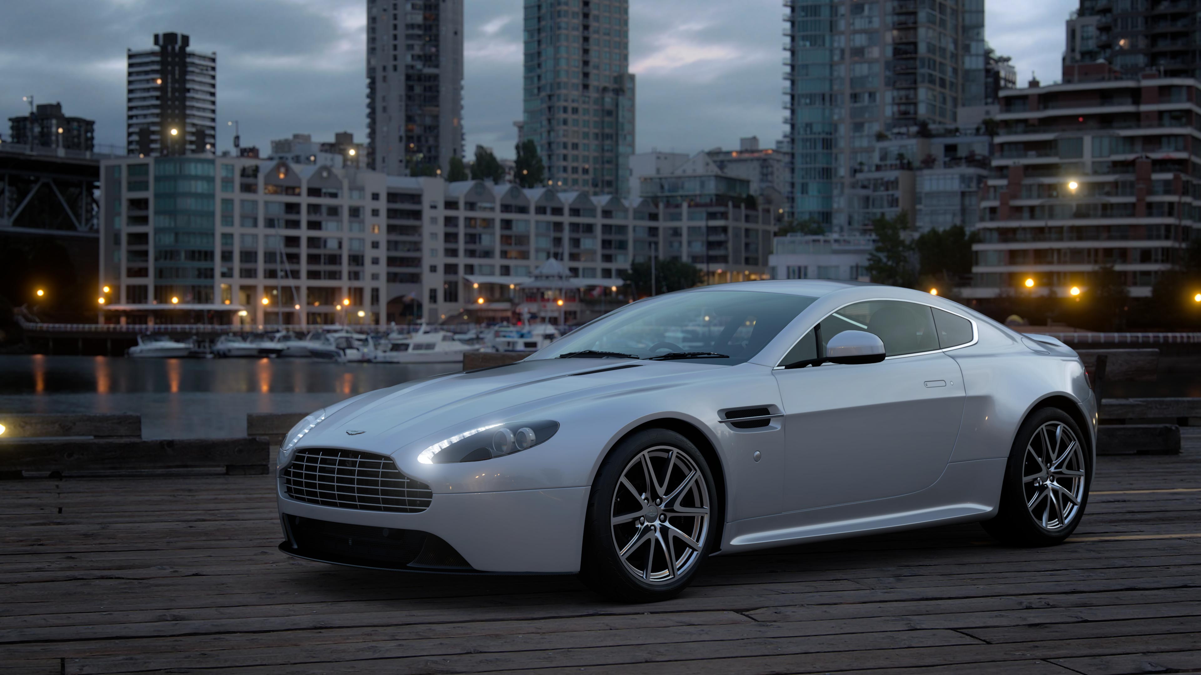 Aston Martin V8 Vantage S '15 - Photo 1
