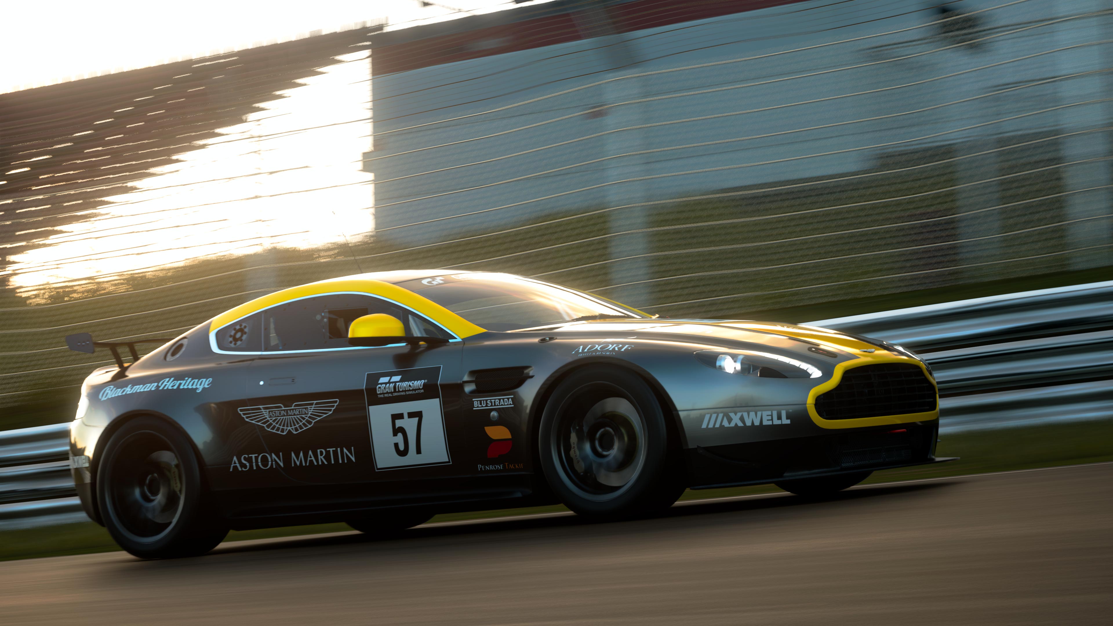 Aston Martin Vantage Gr.4 - Photo 1