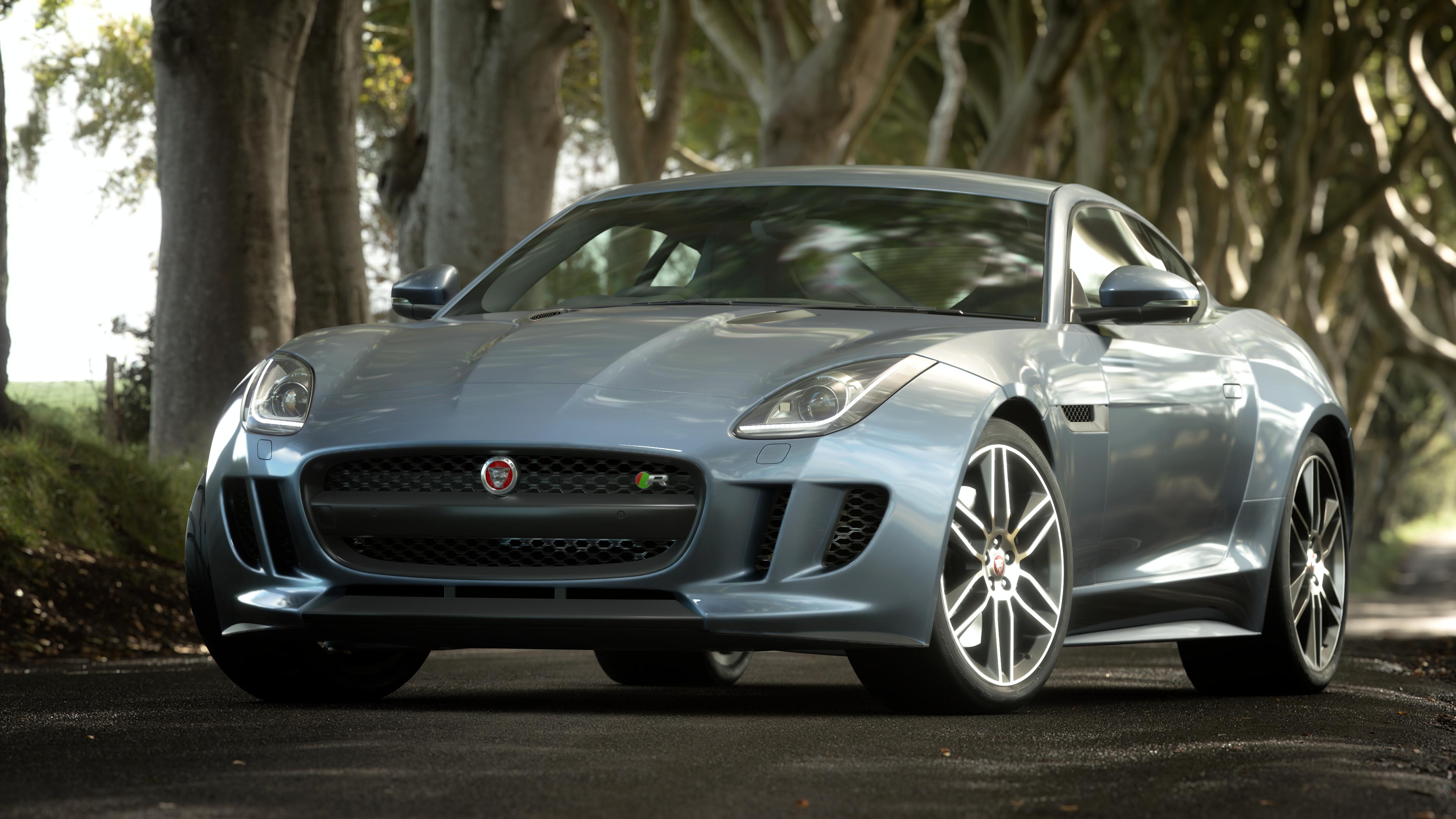 Jaguar F-type R Coupé '14 - Photo 1