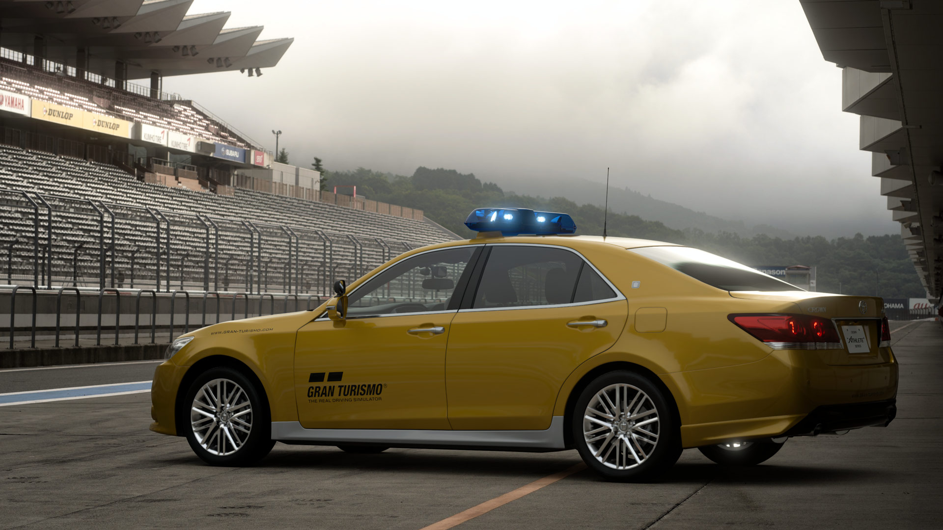 Toyota Crown Athlete G Safety Car - Photo 1